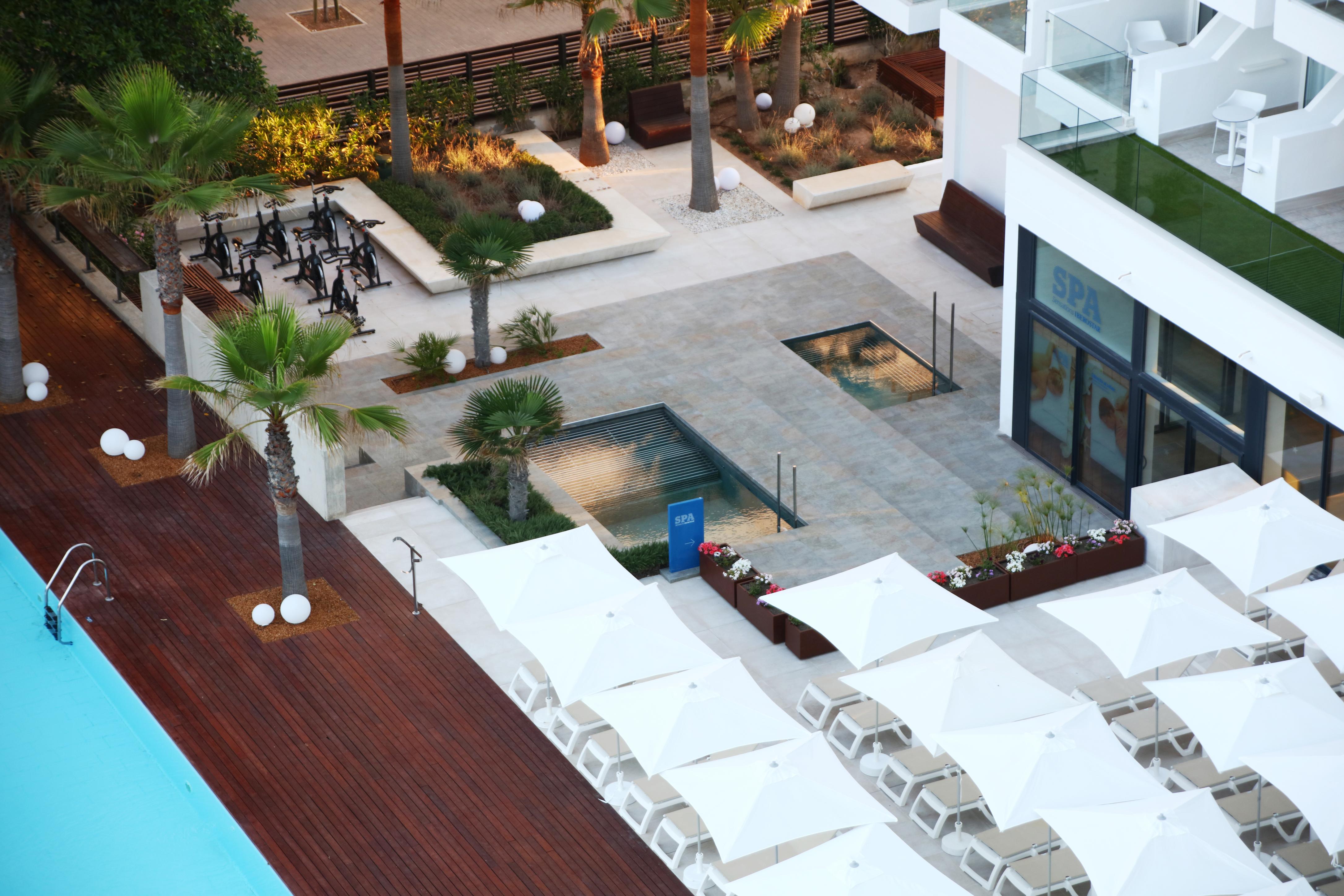 Отель Iberostar Waves Bahia De Palma - Adults Only Плайя де Пальма Экстерьер фото