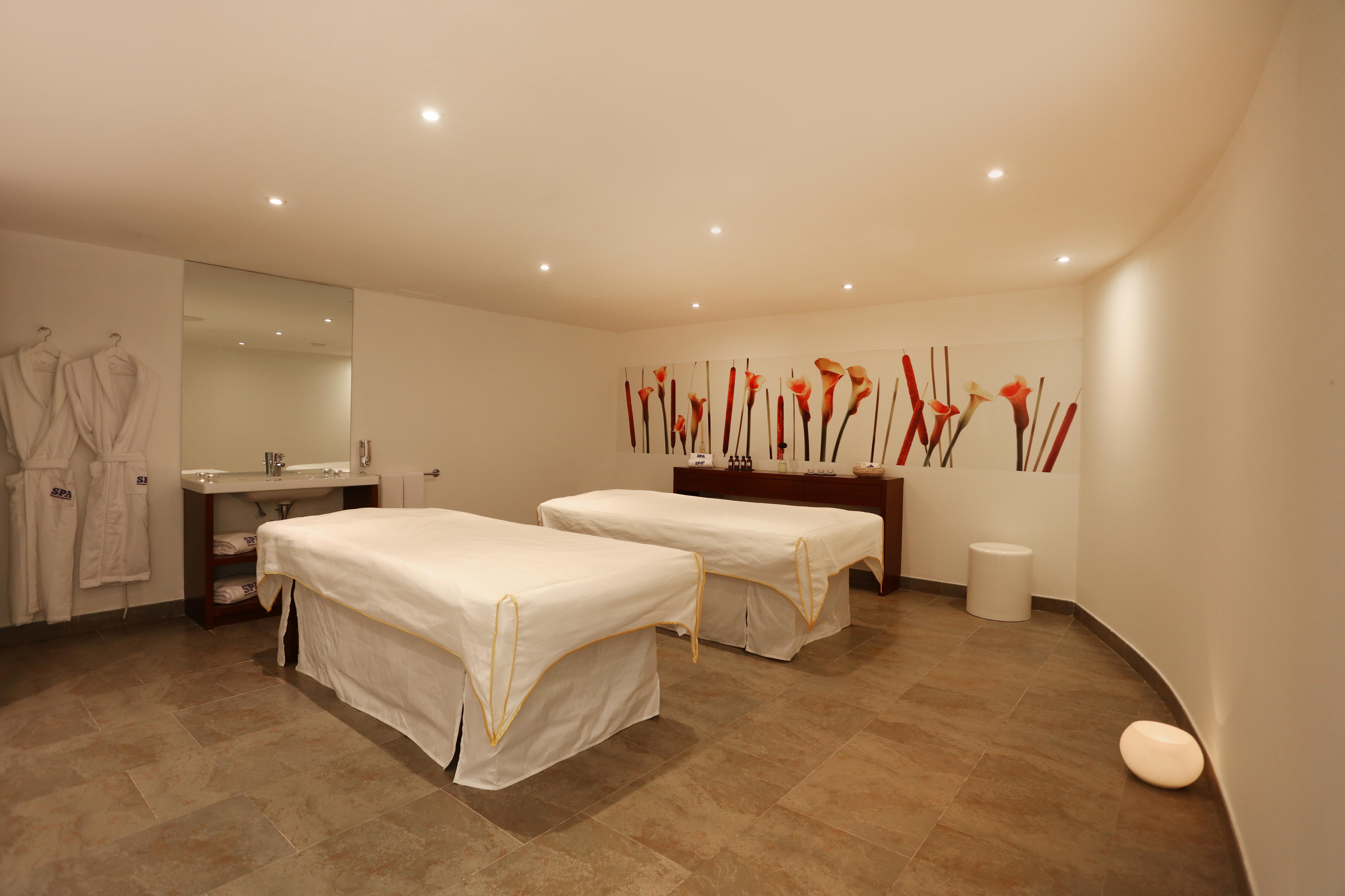 Отель Iberostar Waves Bahia De Palma - Adults Only Плайя де Пальма Экстерьер фото