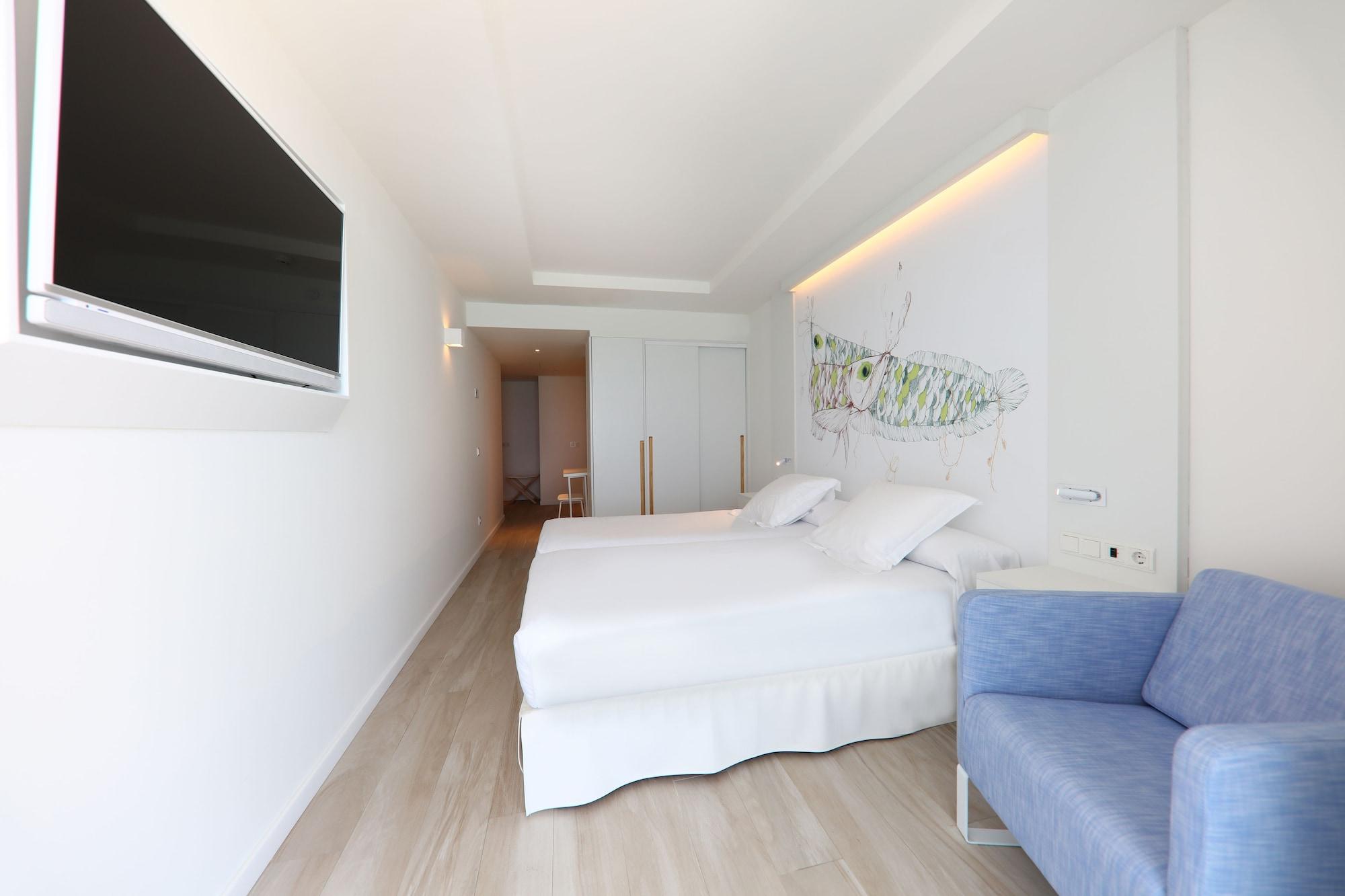 Отель Iberostar Waves Bahia De Palma - Adults Only Плайя де Пальма Экстерьер фото