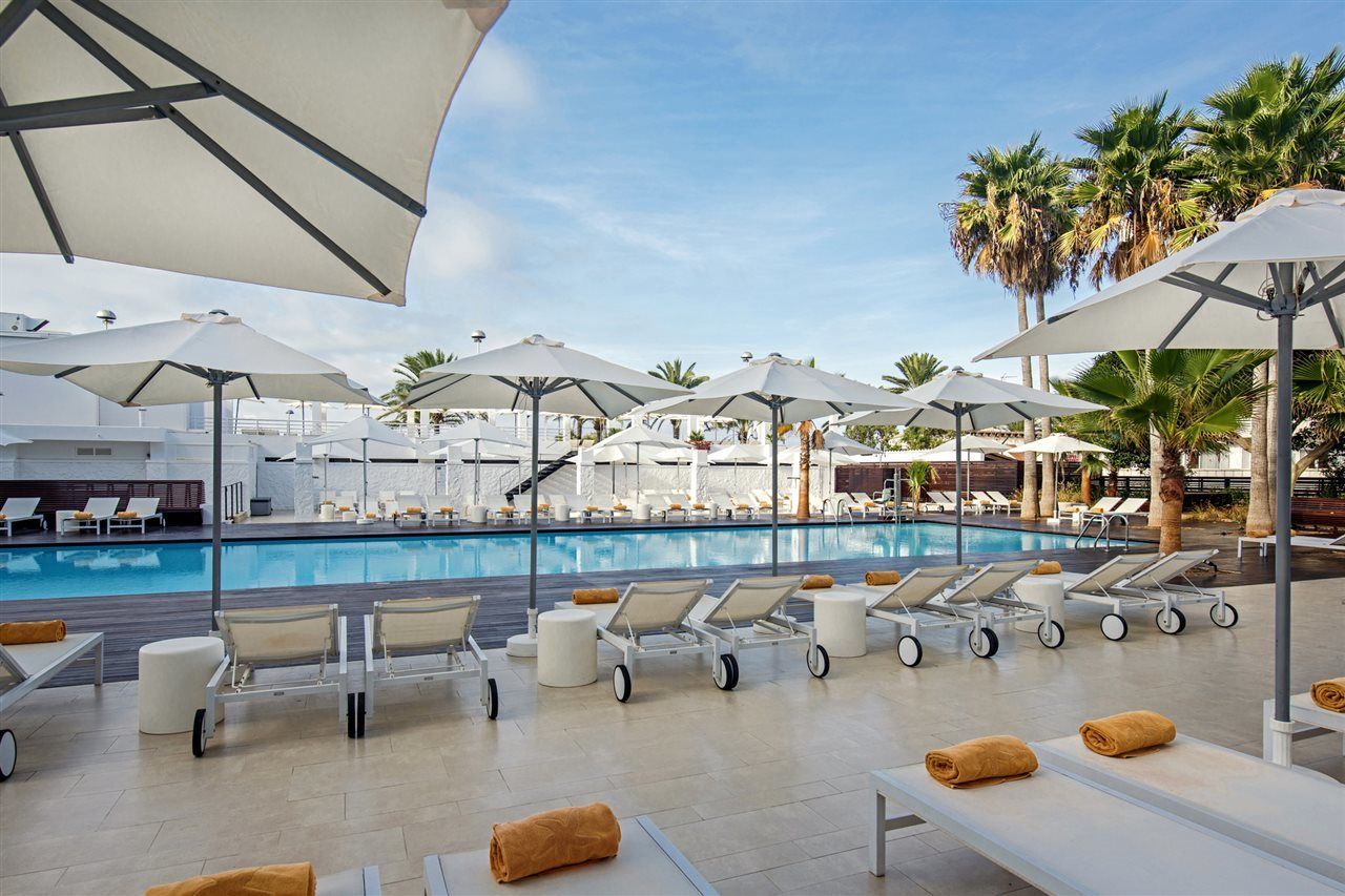Отель Iberostar Waves Bahia De Palma - Adults Only Плайя де Пальма Экстерьер фото
